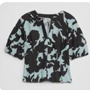 NWT Banana Republic pintuck top